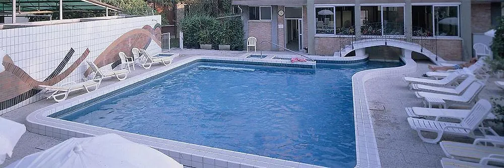 Hotel Terme Villa Piave Abano Terme 3*,  Italia